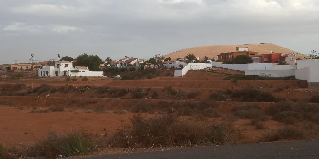 Vista de las casas de la ciudad, Vega de Tetir